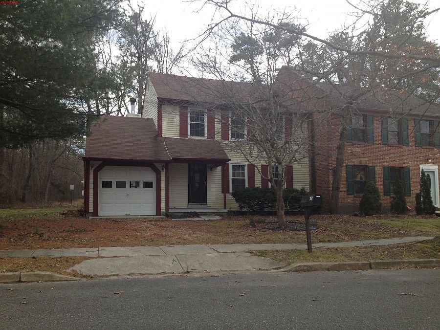 1st image of 18 Oak Forest Dr