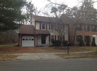 18 Oak Forest Dr, Sicklerville, NJ 08081