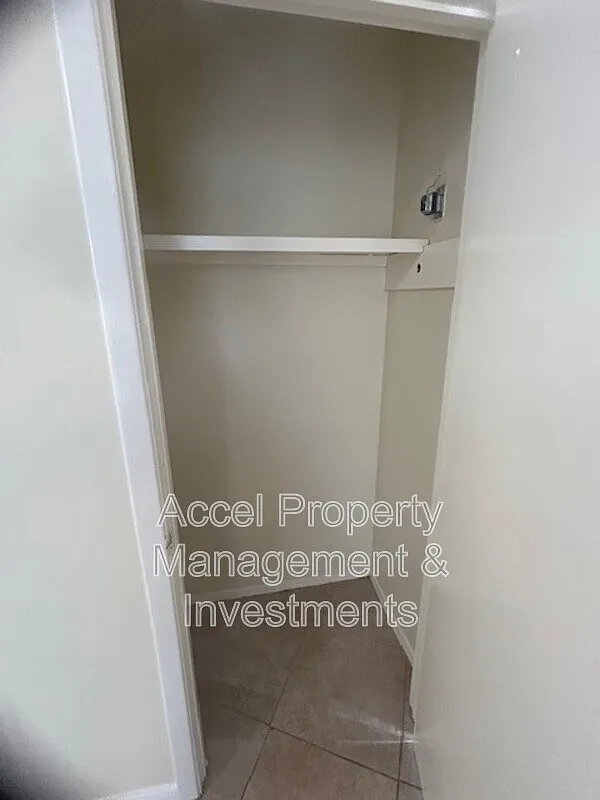 4 bed, 3.0 bath, 3089 sqft, $2,200 — Photo 4