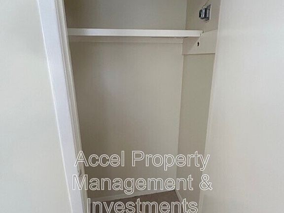 4th image of 1416 Grovewood Dr