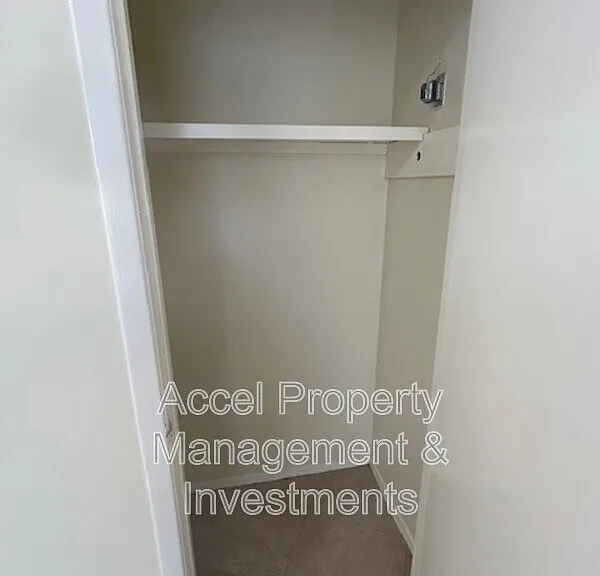 1416 Grovewood Dr — Photo 4
