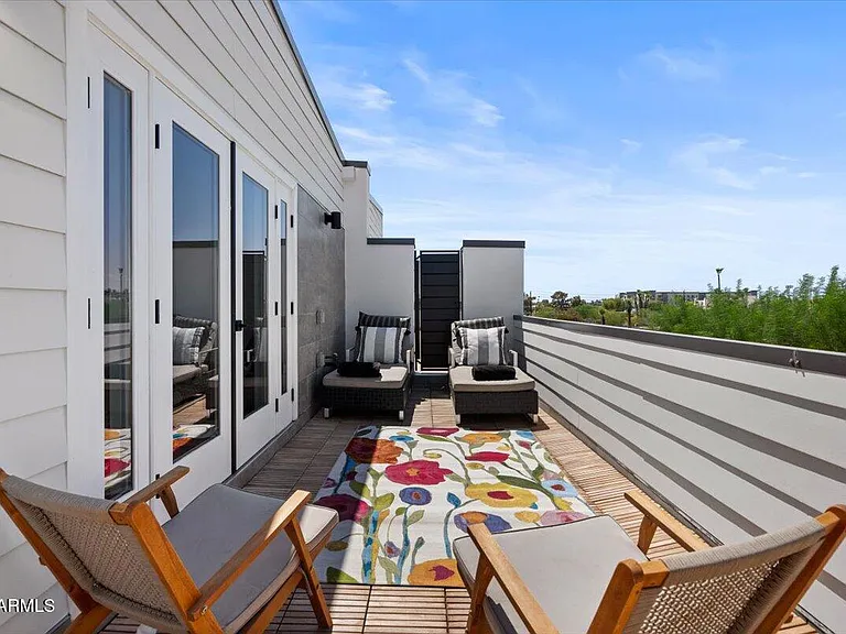 230 W Monterosa St — Photo 43