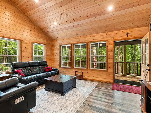 3rd image of 307 Smith Mountain Rd