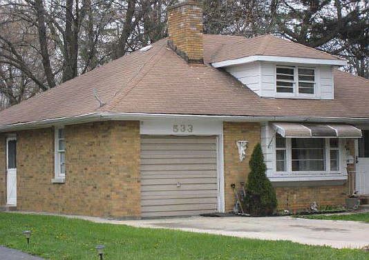 2nd image of 533 S Victory St
