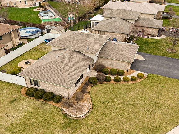 5th image of 16224 Alexandria Dr
