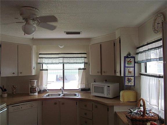 3rd image of 529 Cervina Dr N