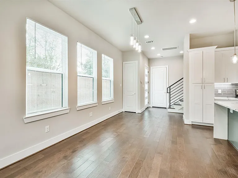 810 Mansfield St — Photo 22