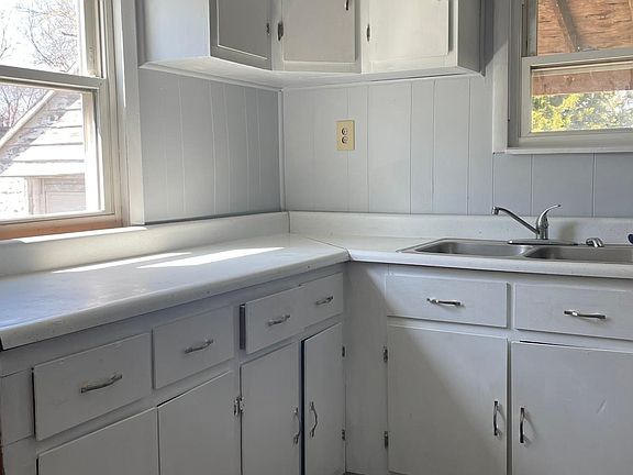 3rd image of 223 Burkhart Ave #1