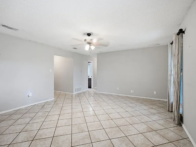 525 Parkview Dr — Photo 9