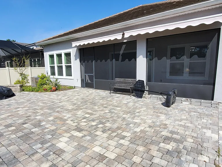 3173 Montilla Dr — Photo 33