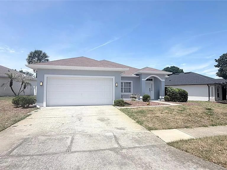 906 Berwick Dr — Photo 4