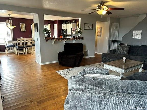 3rd image of 832 Dove Avenue