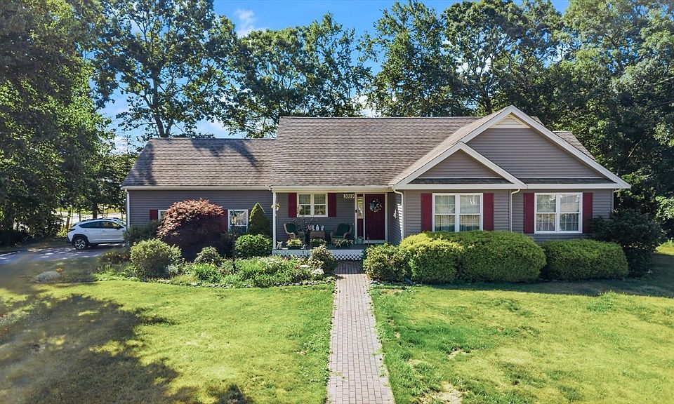 1st image of 3059 Club House Dr