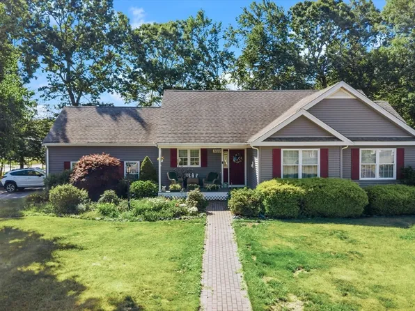 3059 Club House Dr, Dighton, MA 02715