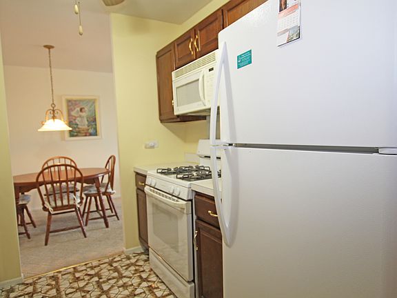 5th image of 850 Wellington Ave Unit 308