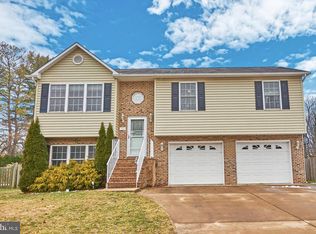 1123 Happy Ridge Dr, Front Royal, VA 22630