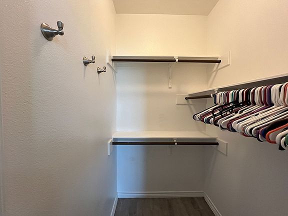 5th image of 8233 Yosemite Dr