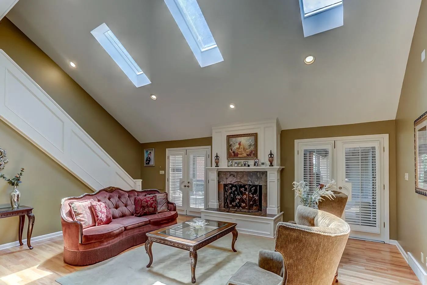 4 bed, 2.5 bath, 4182 sqft, $4,250 — Photo 3