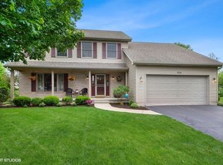 924 S Locust St, Sycamore, IL 60178