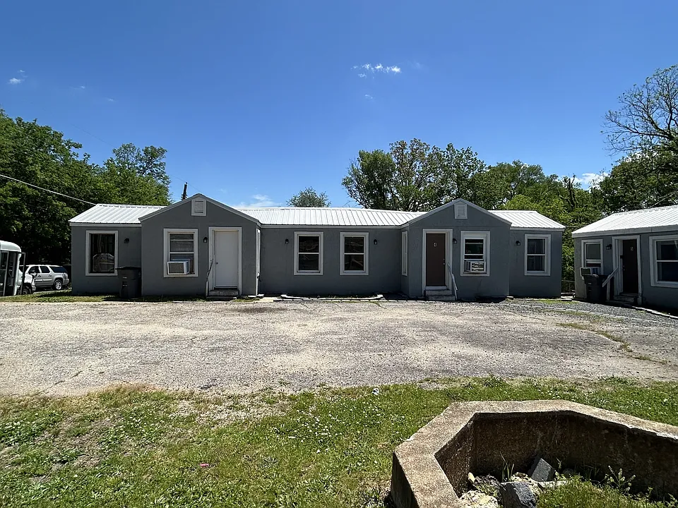 407 Henry St #1-3