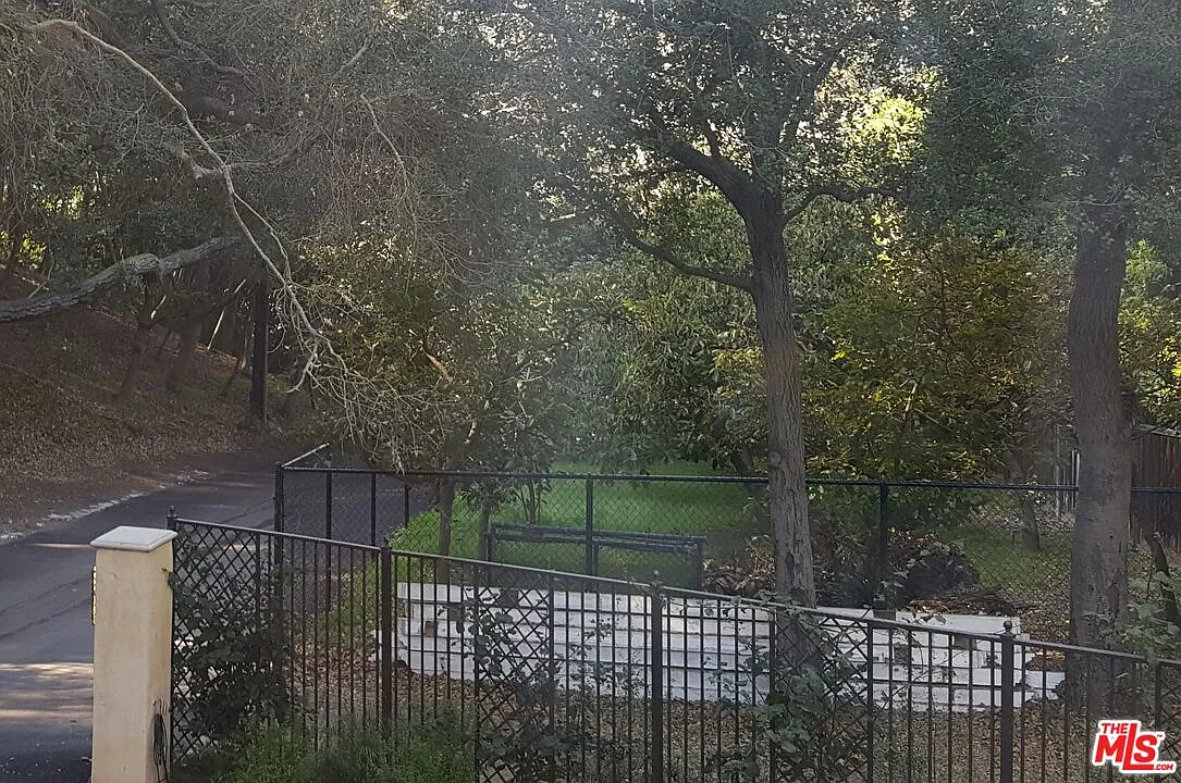 2 bed, 2.0 bath, $7,000 — Photo 2