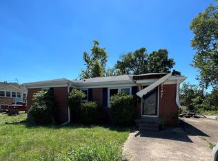 110 N Clydeton Rd, Waverly, TN 37185