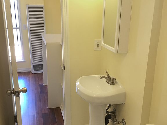 5th image of 11328 S Grevillea Ave