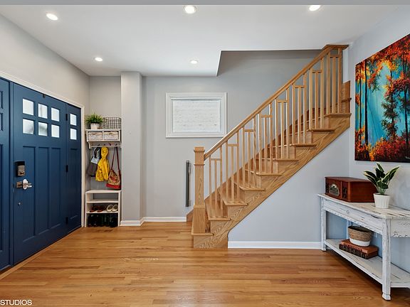 2nd image of 4055 N Kolmar Ave