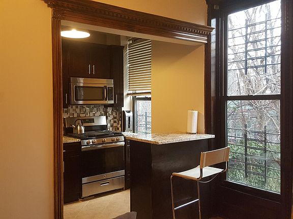 4th image of 240 Macdonough St APT 2