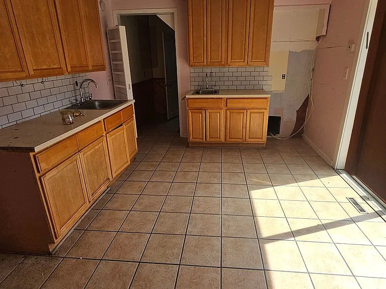 127 Main St #1 — Photo 2