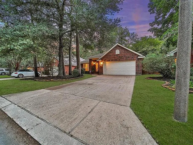 15 Bayou Springs Ct — Photo 2