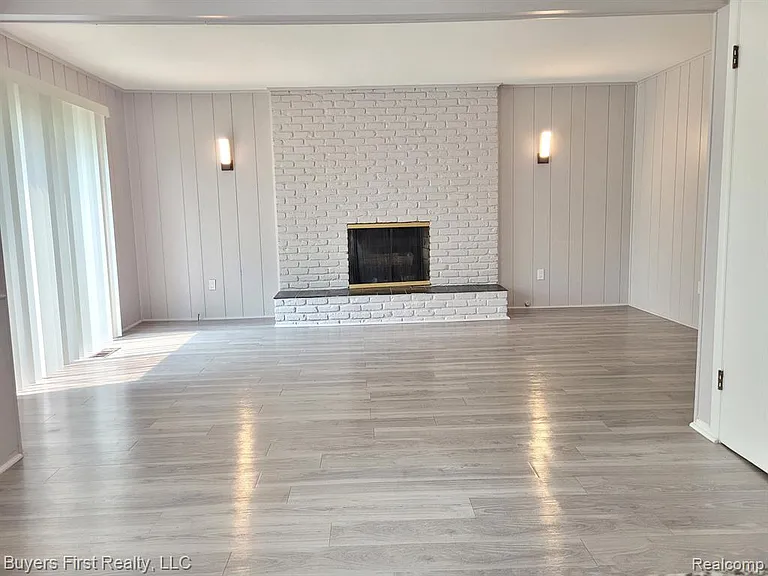 18425 Alta Vista Dr — Photo 14