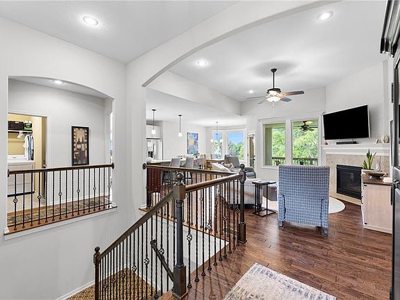5th image of 7832 Alden Rd