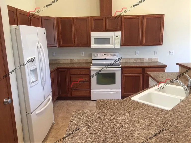 148 Wind River Dr — Photo 4
