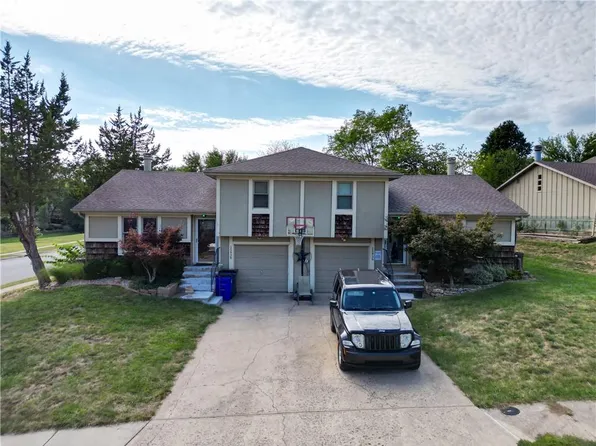 15936 W 123rd St, Olathe, KS 66062