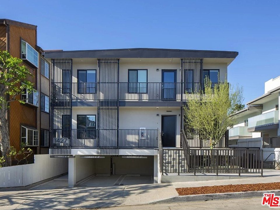 1st image of 1427 Barry Ave
