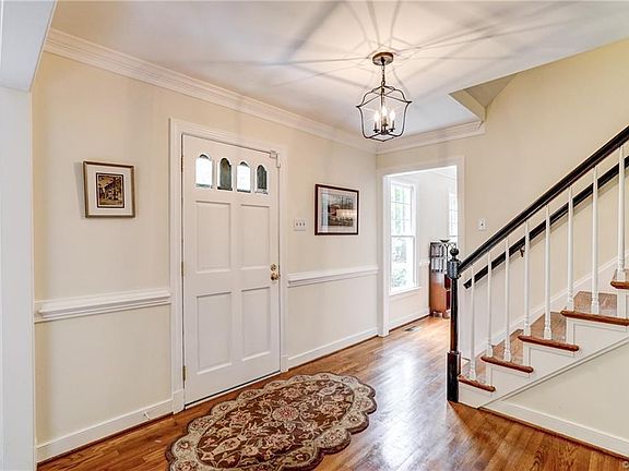 4th image of 9015 Tarrytown Dr