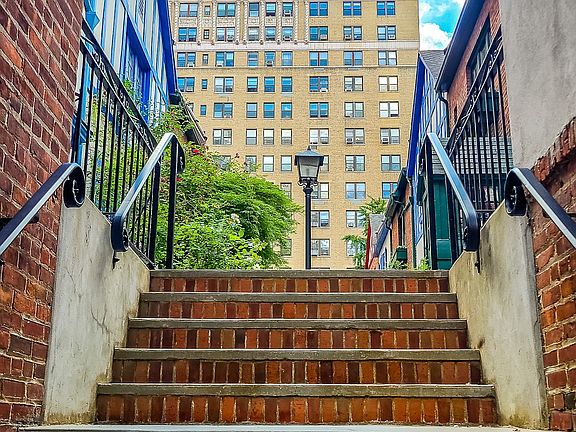 5th image of 326 Columbus Ave APT 4B