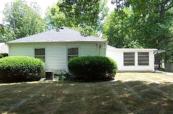 2nd image of 5312 Woodside Dr