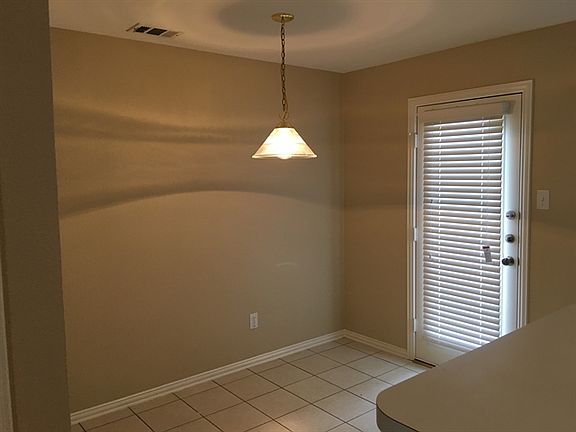 5th image of 1528 Holveck Dr