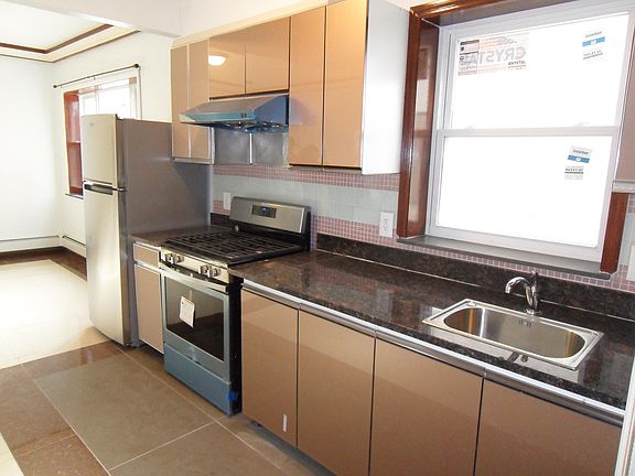5th image of 9813 50th Ave APT 1
