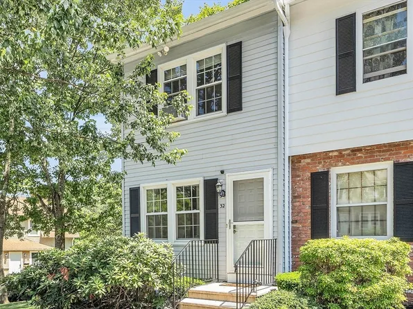 32 Mountainshire Dr #32, Worcester, MA 01606
