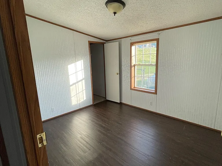 1670 E Broadway — Photo 13