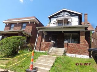 5571 Palm St, Saint Louis, MO 63120