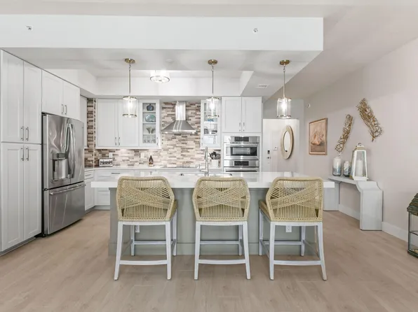 915 Bay Colony Dr S, Juno Beach, FL 33408