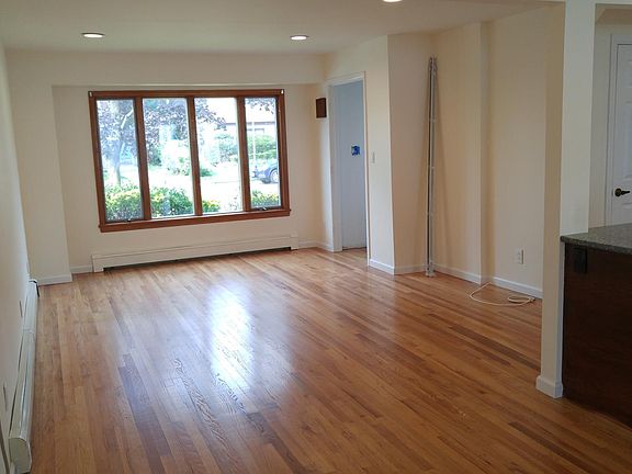 2nd image of 1051 Park Ln N #1
