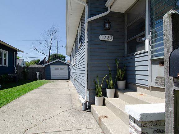 4th image of 1220 N Bosart Ave
