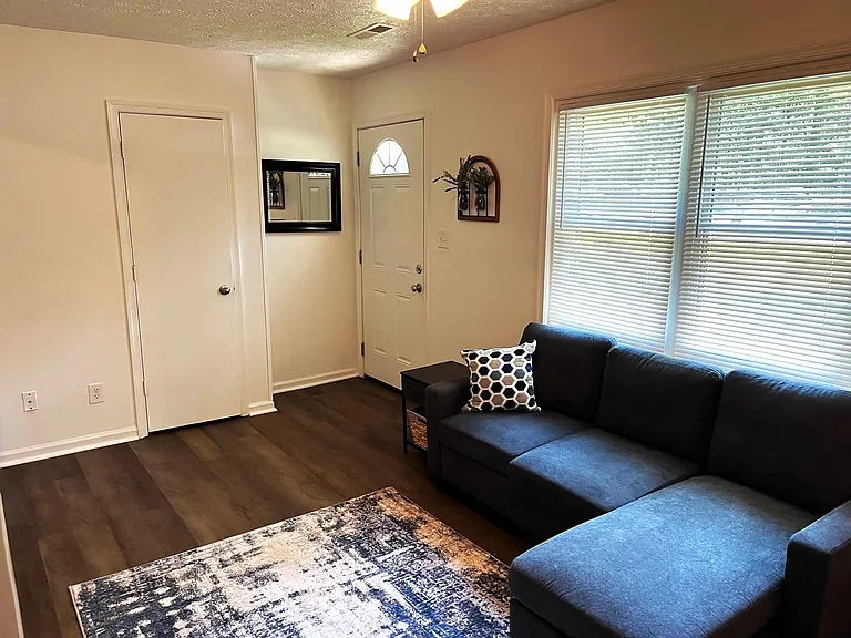 21 Valleywood Dr #3 — Photo 3