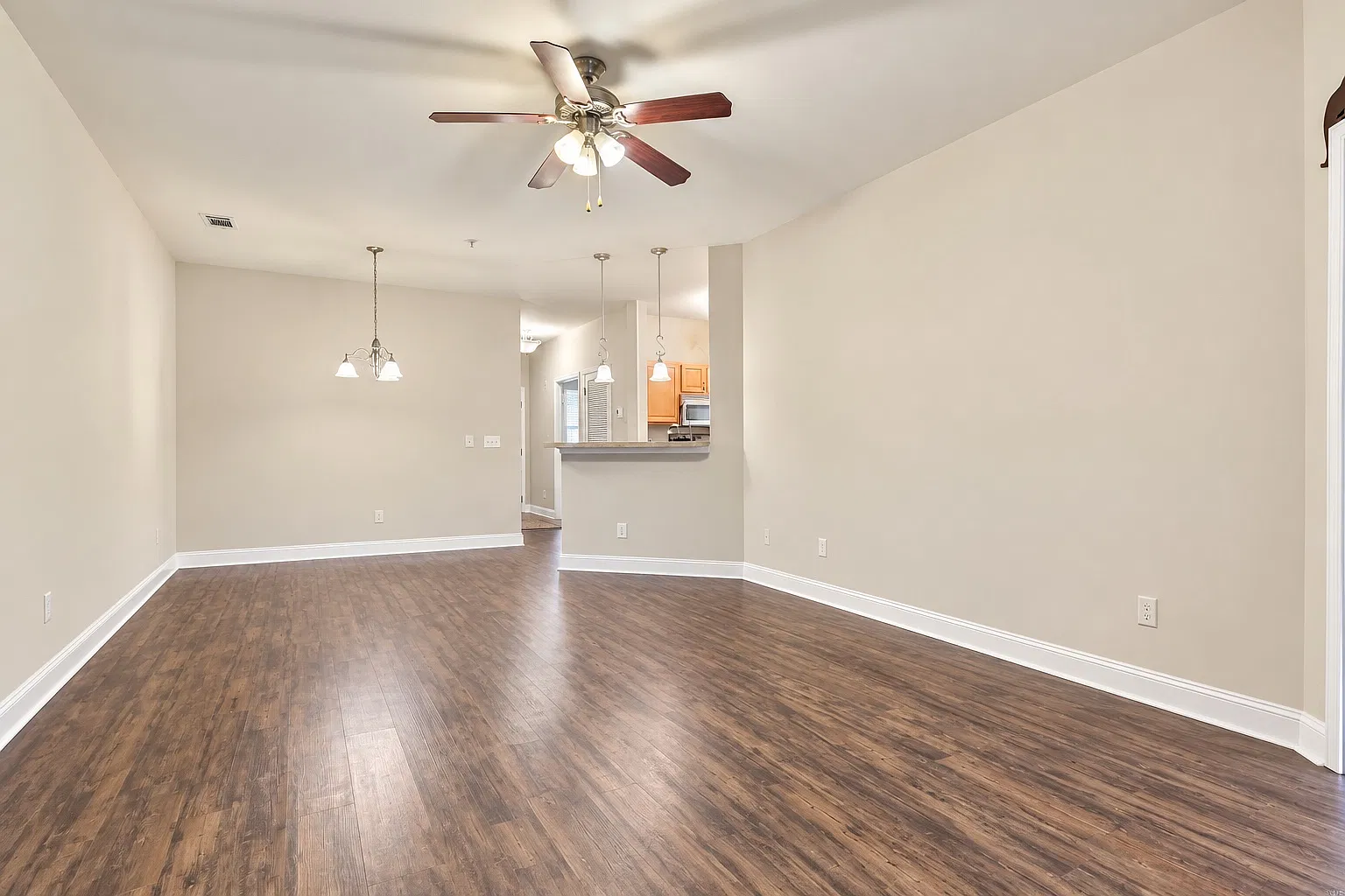 210 Portsmith Dr — Photo 1