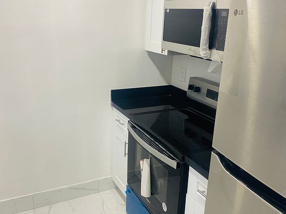 5th image of 700 NE 46th Ct APT 1